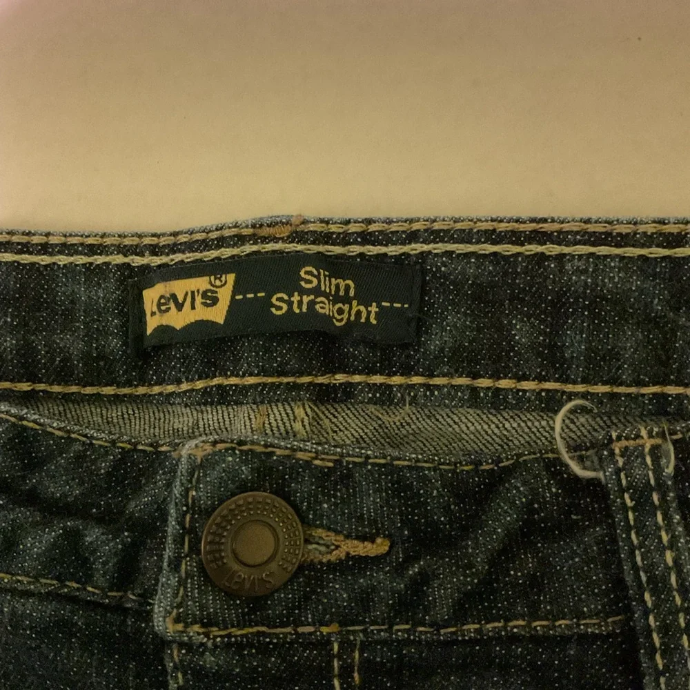 Levi’s Boys‎ Youth Size 16 Regular Slim Straight Jeans.